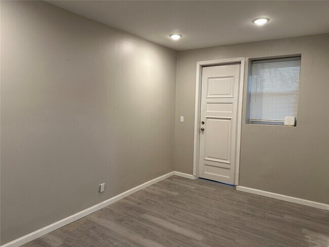 Building Photo - 5200 Von Phul St