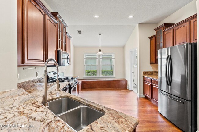 Building Photo - 5930 Green Pond Dr