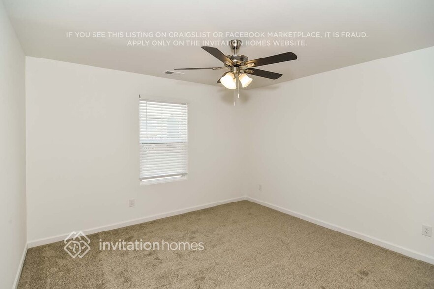 Building Photo - 195 E Millbrook Dr