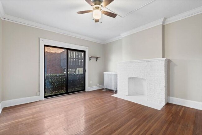 Building Photo - 2773 Hampshire-Unit 8