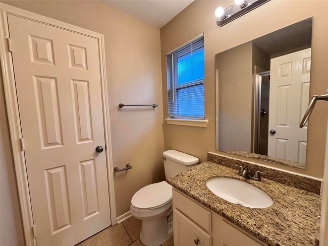 Building Photo - 8019 Carmel Cir