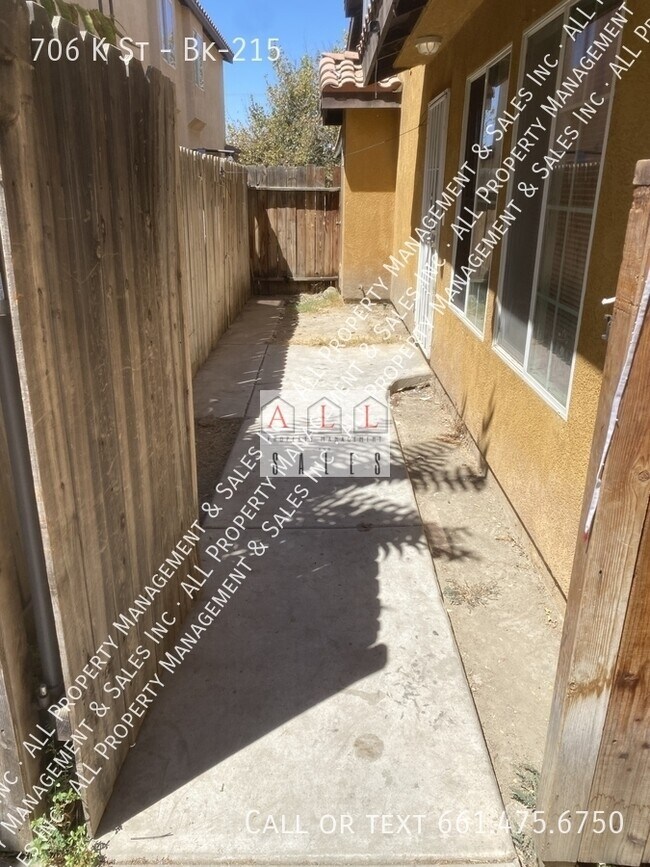 Building Photo - 706 K St