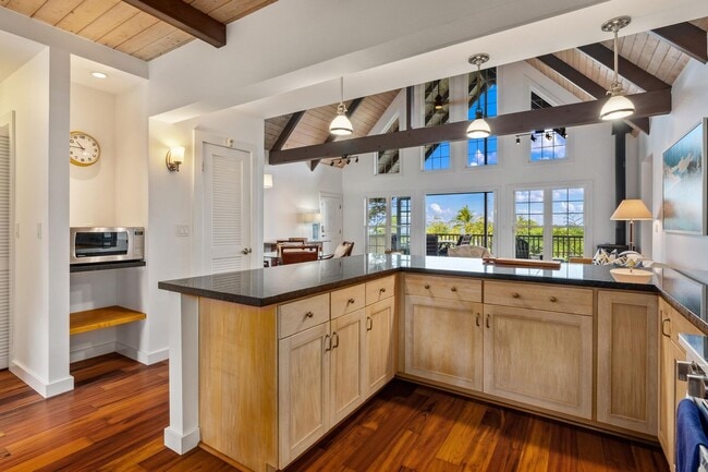 Building Photo - 76-886 Hualalai St