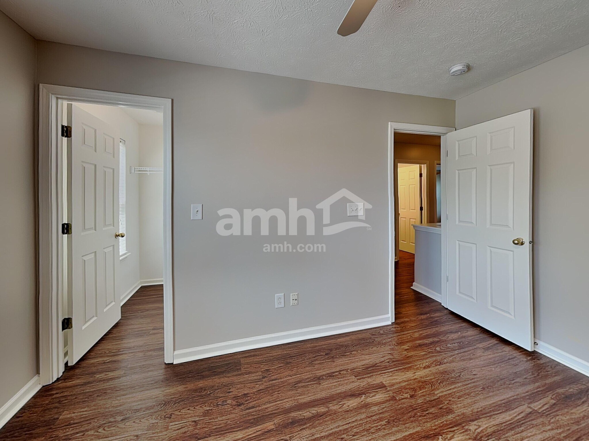 Building Photo - 5808 W Port Dr