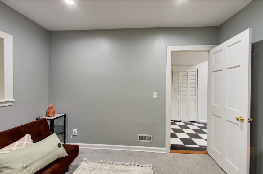Downstairs bedroom - 719 S Claremont Ave