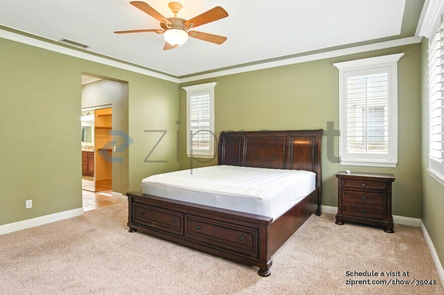 Building Photo - 16766 Tamarind Ct