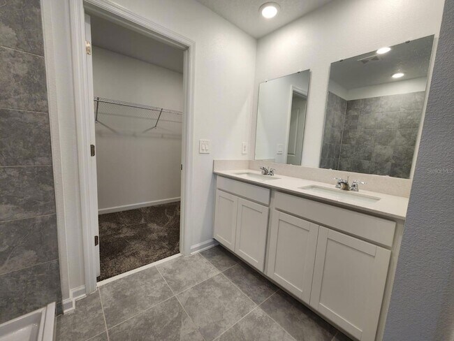 Building Photo - 1622 Reservoir Pl