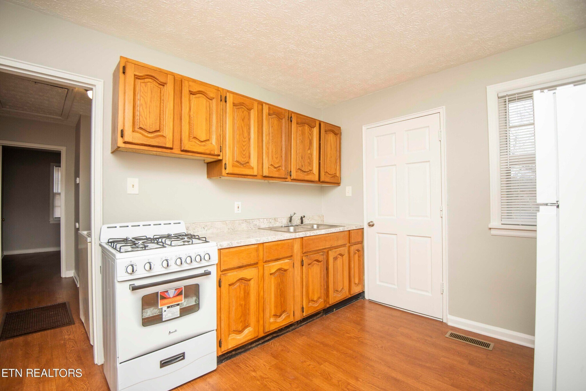 Building Photo - 1039 Oglewood Ave