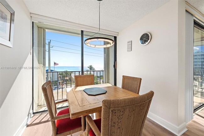 Building Photo - 1300 Jimmy Buffett Mem Hwy