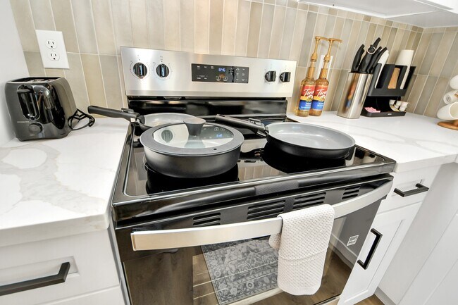 Building Photo - 3907 Maggie St