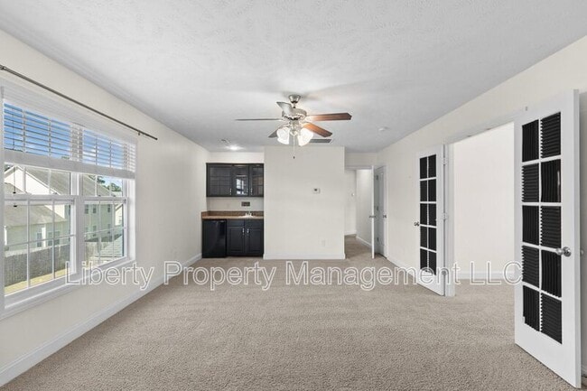 Building Photo - 146 Trenton Pl