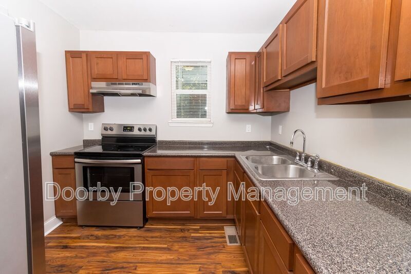 Building Photo - 1712 Tunnel Blvd