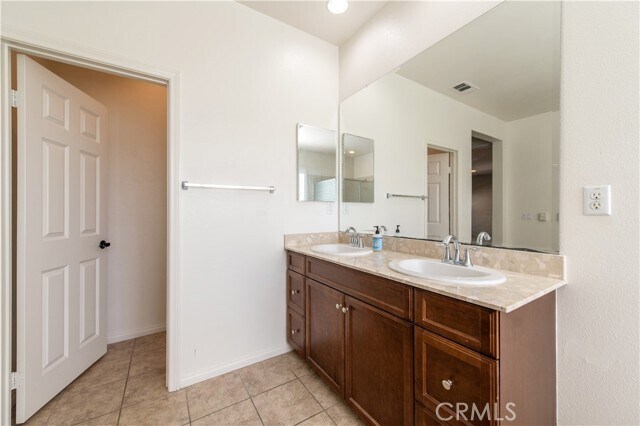 Building Photo - 2993 E Via Corvina