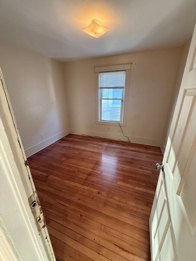 Building Photo - 137 Washington St