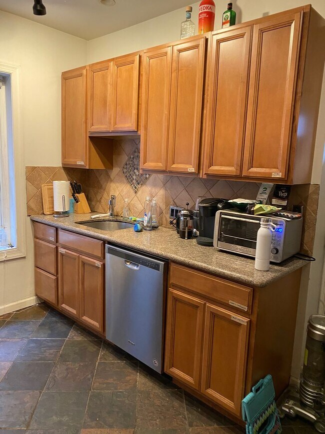 Building Photo - 3212 Winter St