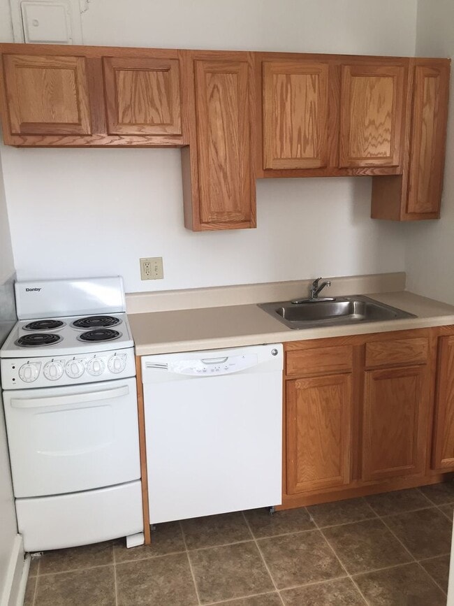 Interior Photo - Clifwood