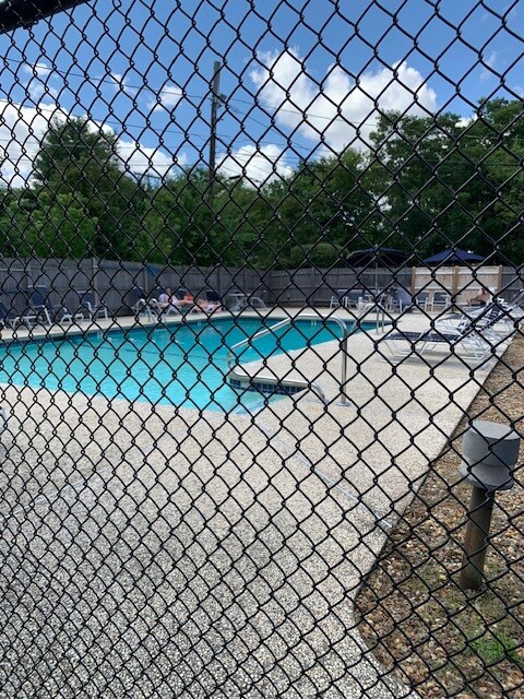 seasonal pool - 51 Warren St