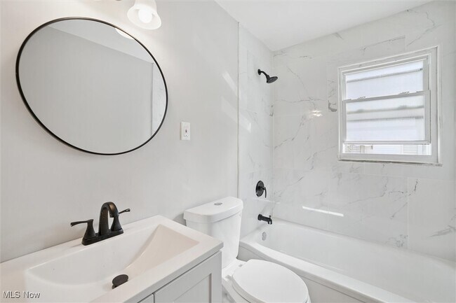 Building Photo - 15705 Fernway Dr