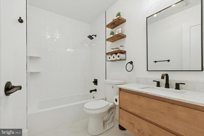 Building Photo - 1220 Valley Rd