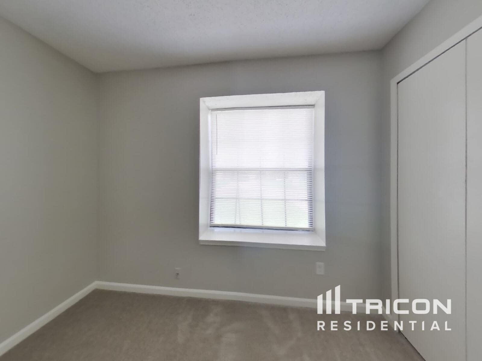 Building Photo - 2600 Malibu Cir
