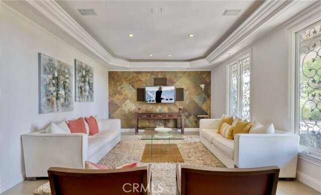 Building Photo - 7218 Mulholland Dr
