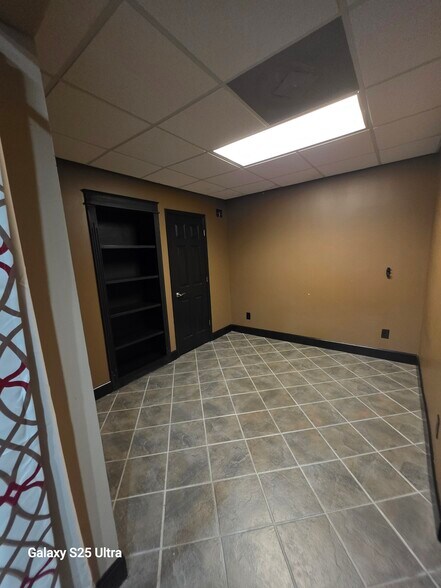 Bedroom- needs bed only - 1410 Lamont Cir