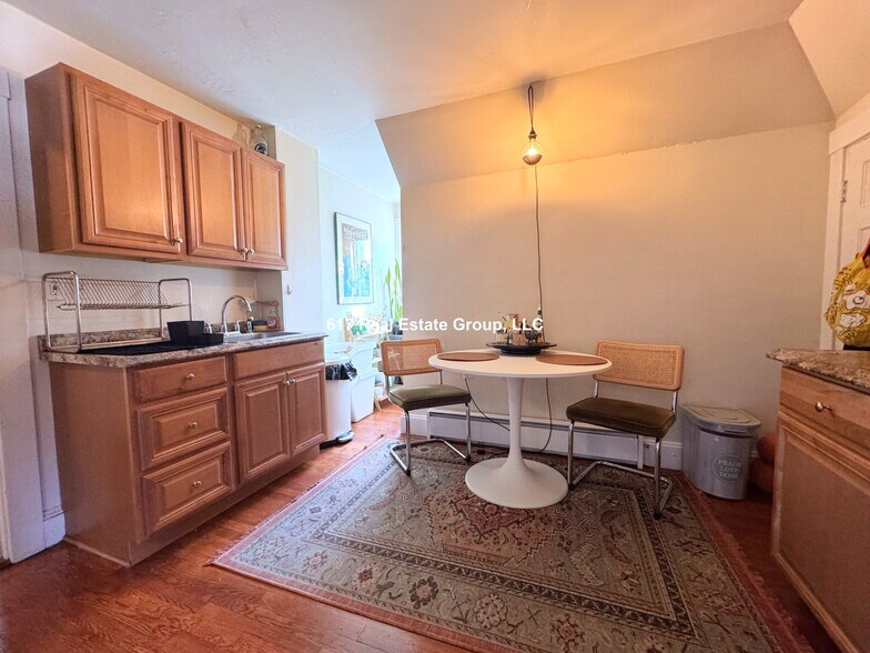 Building Photo - 26 Royal St