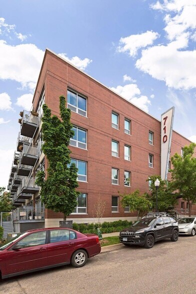Building Photo - 710 N 4th St