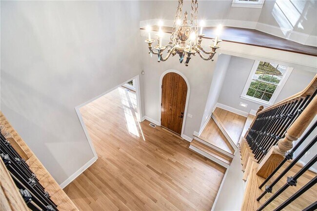 Building Photo - 960 Landmark Dr NE