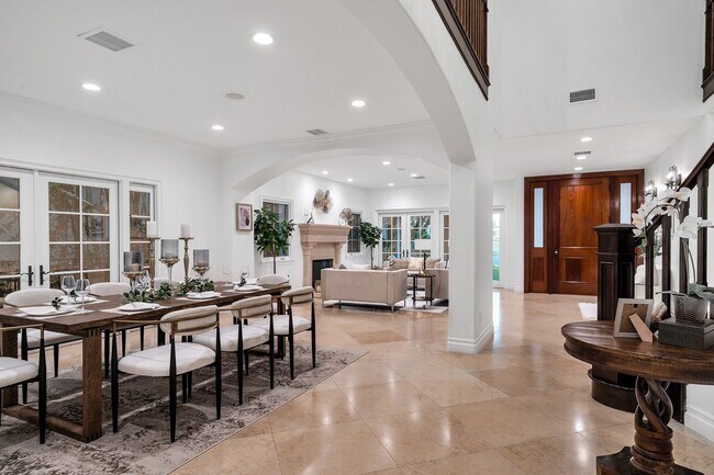 Building Photo - GORGEOUS 7 BED 6.5 BATH FOR LEASE IN BEVER...