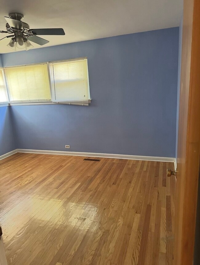 Building Photo - 8707 Crawford Ave