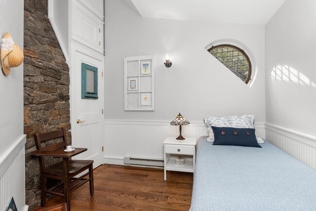 Building Photo - 46 Granite St