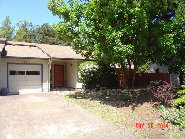 Primary Photo - 1831 NW Grant Cir