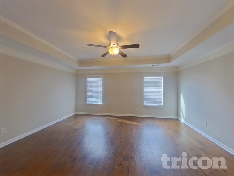 Building Photo - 5959 Wolf Creek Dr