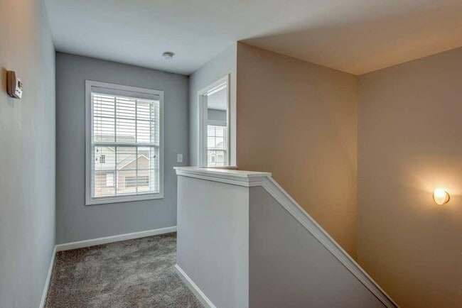 Building Photo - AVAILABLE NOW!    Beautiful 4 / 2 home in Fairview Station, completely refreshed and ready for yo...