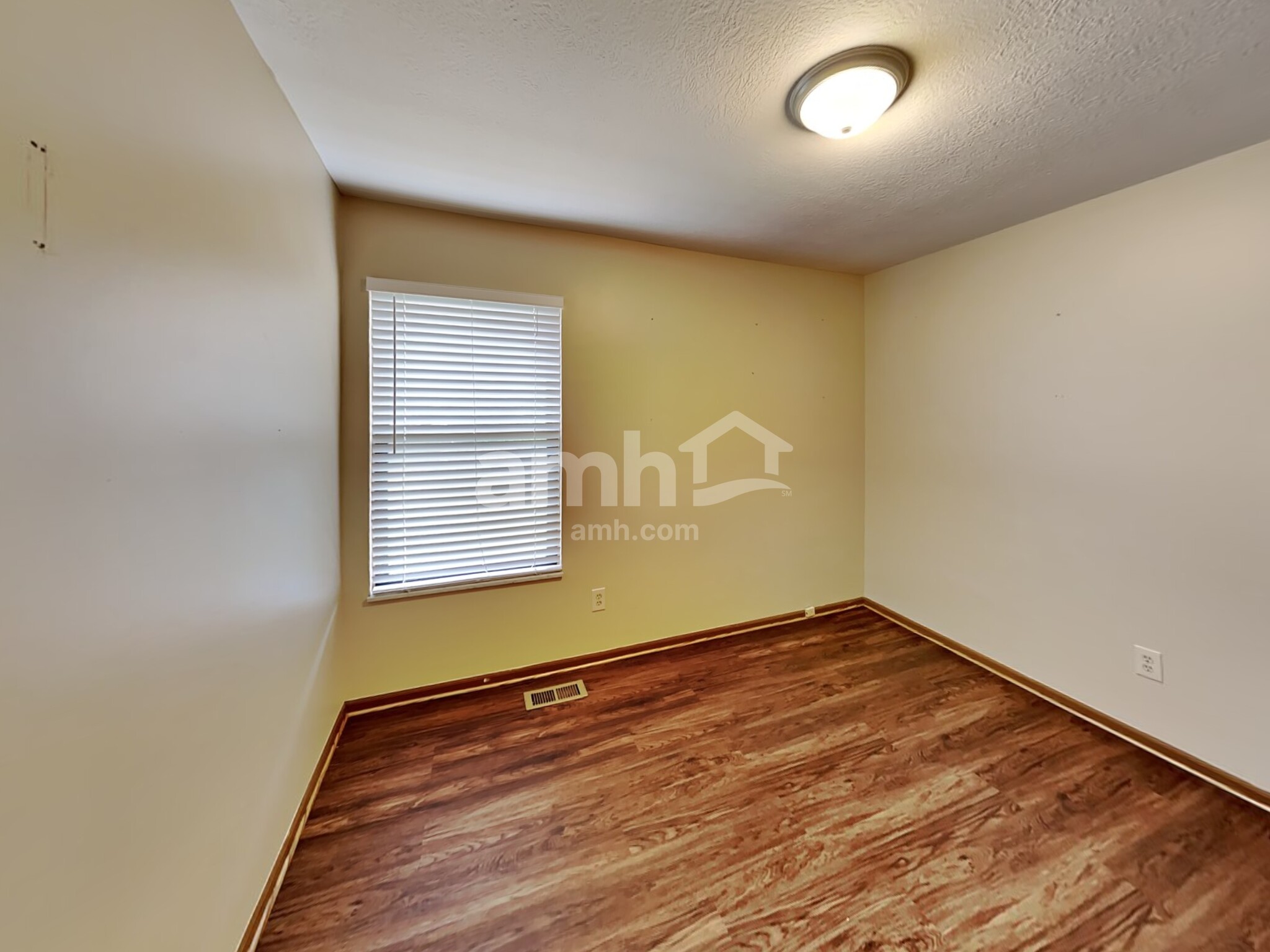 Building Photo - 6948 Kinston Dr