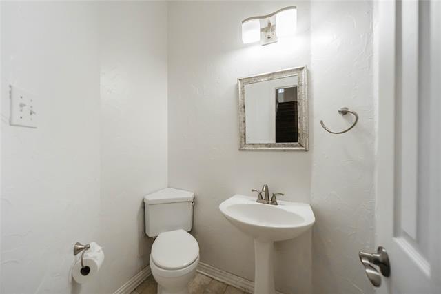 Building Photo - 100 Hearthwood Dr