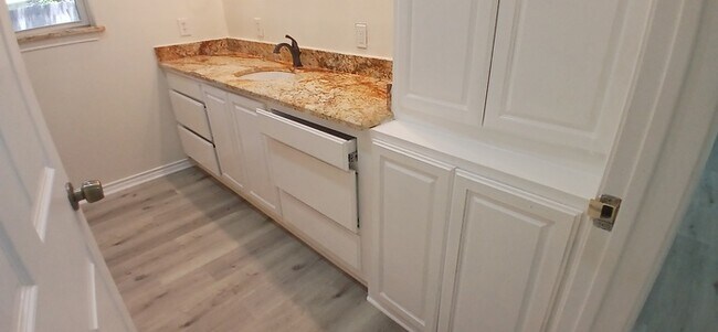 Building Photo - Beautiful 3 beds 2 baths in Grand Prairie!