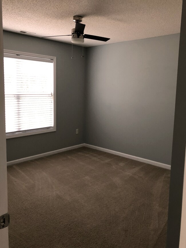 Building Photo - 1343 Chadwick Shores Dr