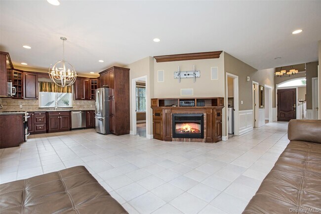 Building Photo - 423 English Pl