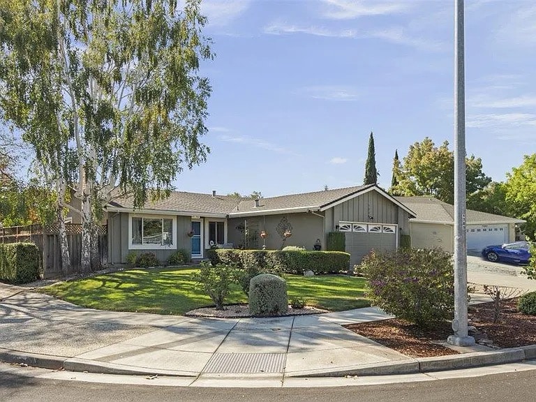 Building Photo - 7330 Wren Ave