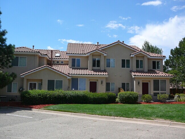 Building Photo - Fabulous Townhome Near Cherry Creek State ...