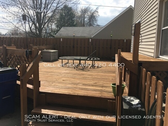 Building Photo - 5917 Vandalia Ave