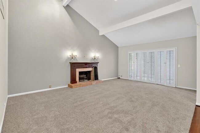 Building Photo - 145 Lake Shore Dr