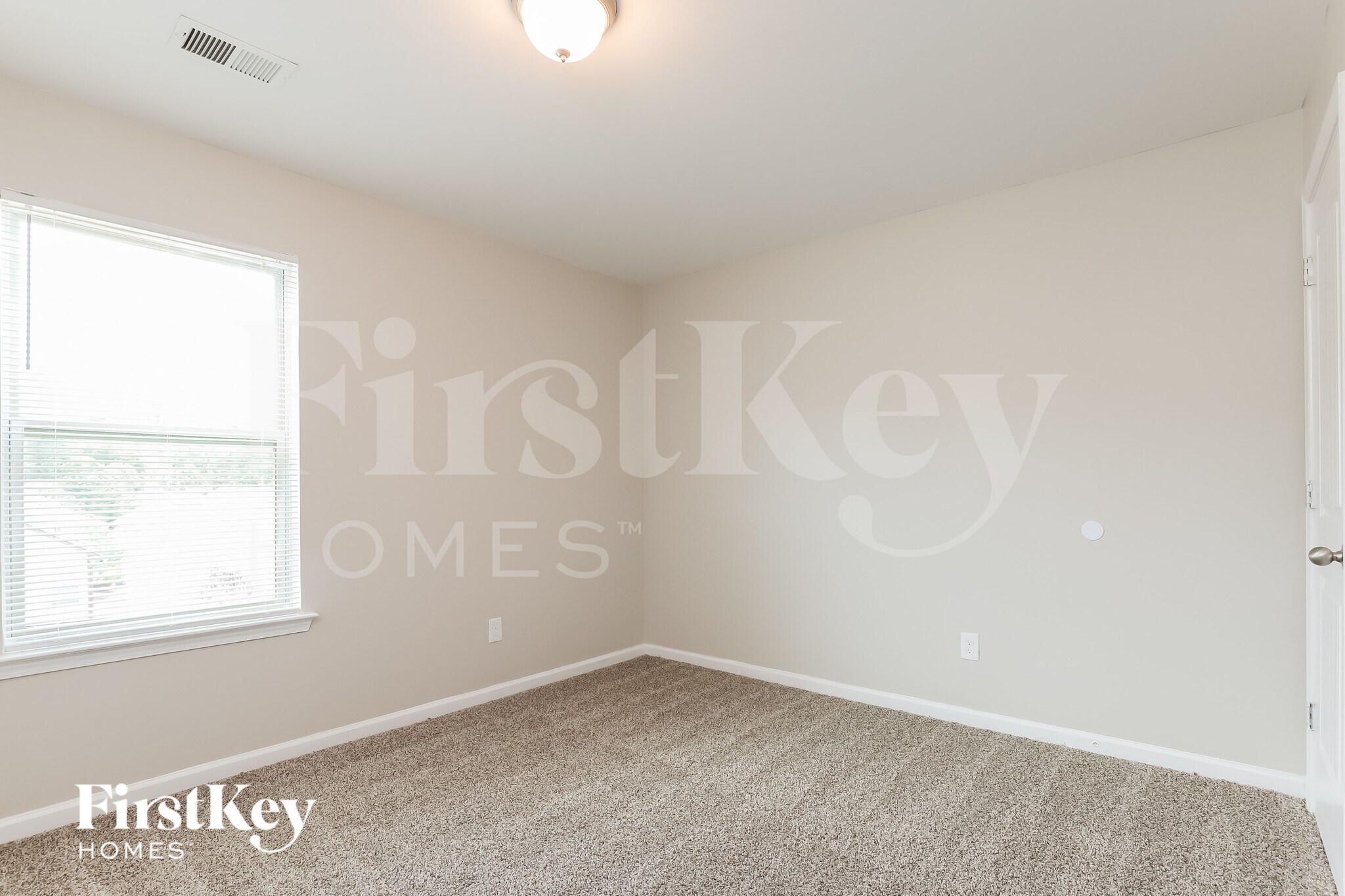 Building Photo - 777 Grenier Terrace NE