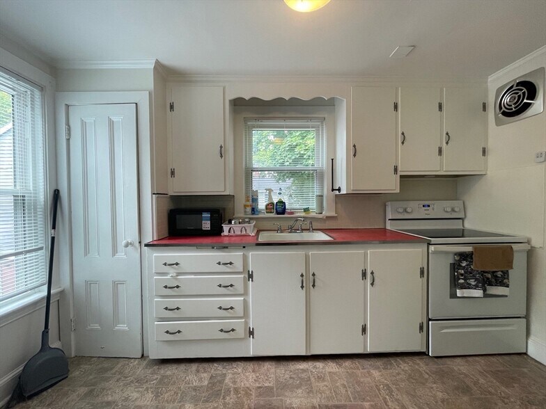 Building Photo - 52 Buffum St