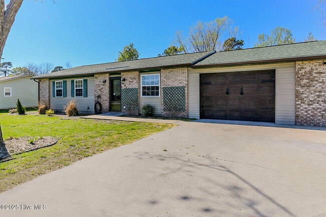 Building Photo - 141 Bayberry Rd