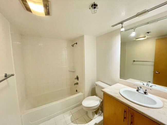 Building Photo - 175 Bluxome St