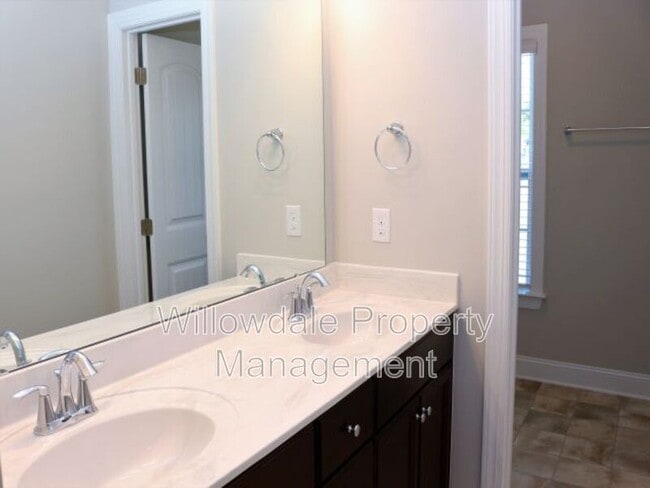 Building Photo - 1121 Matisse Dr