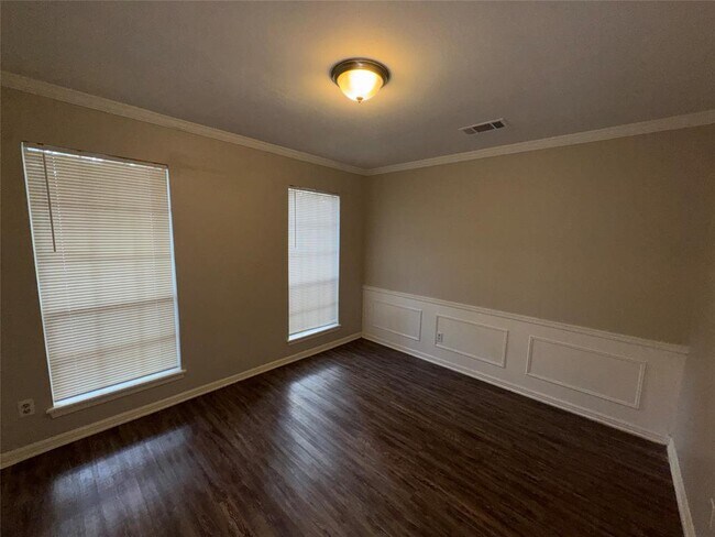 Building Photo - 16511 Courtland Cir